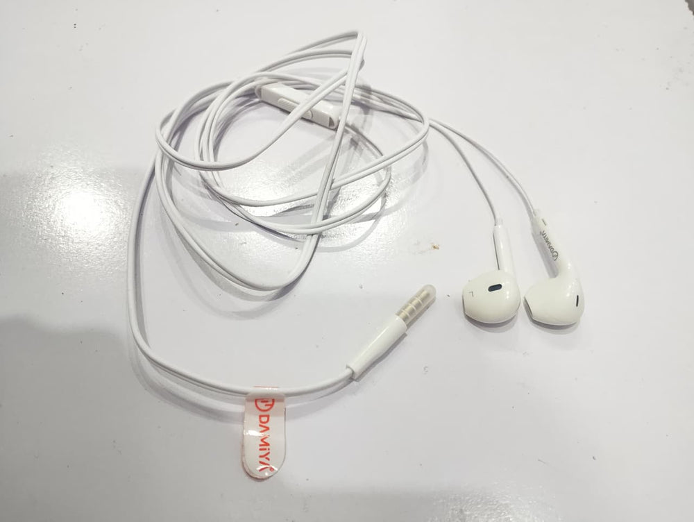 DAMIYA D02 Stereo Wired Earphones – HD Sound | Built-in Mic | 3.5mm | Gaming & Music